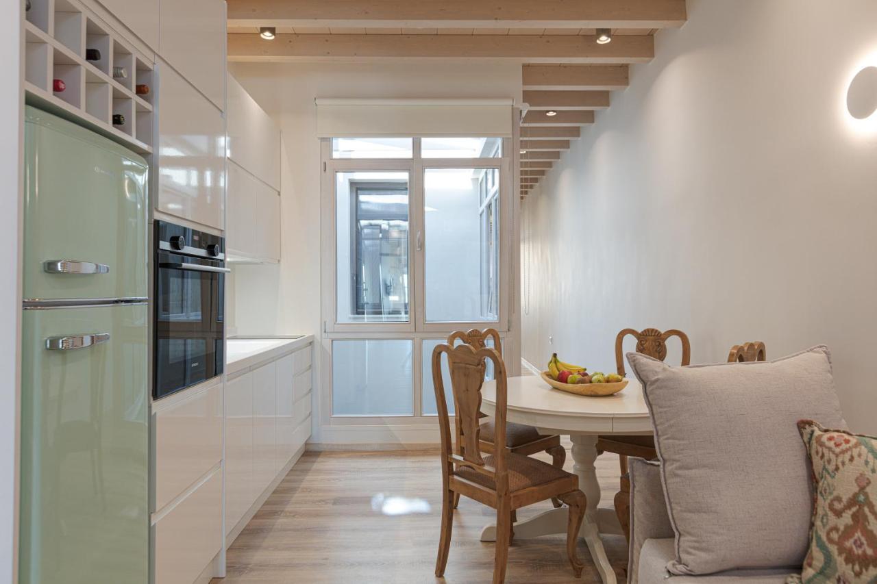 V77 Seafront Suites Rethymno Exterior foto