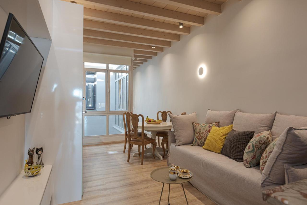 V77 Seafront Suites Rethymno Exterior foto