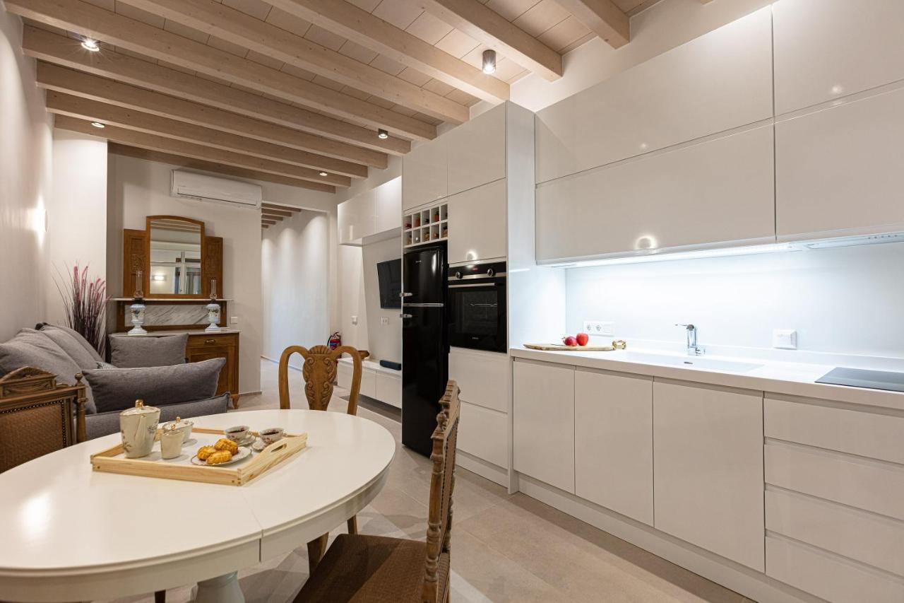 V77 Seafront Suites Rethymno Exterior foto