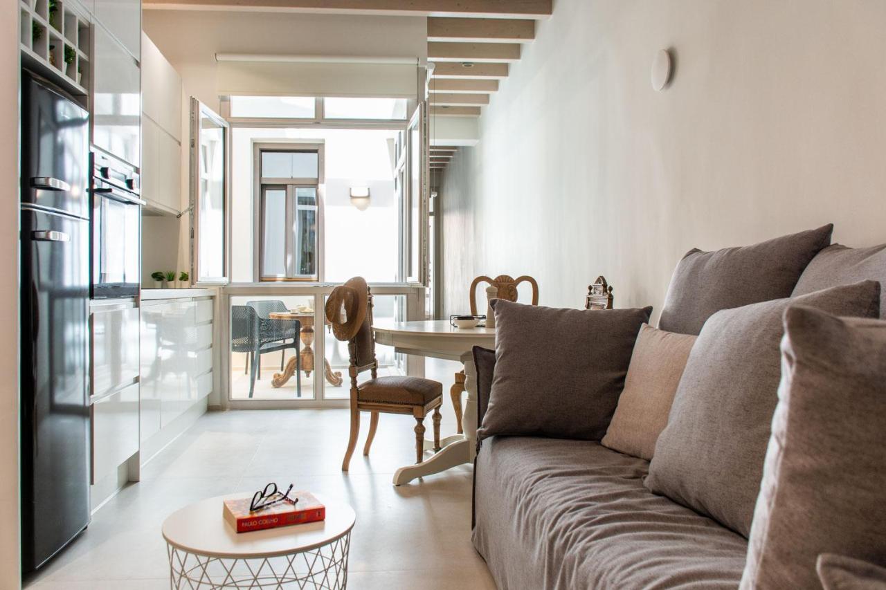 V77 Seafront Suites Rethymno Exterior foto