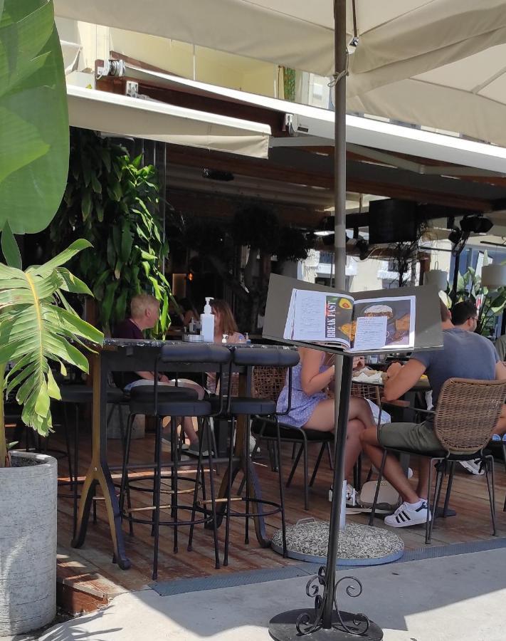 V77 Seafront Suites Rethymno Quarto foto
